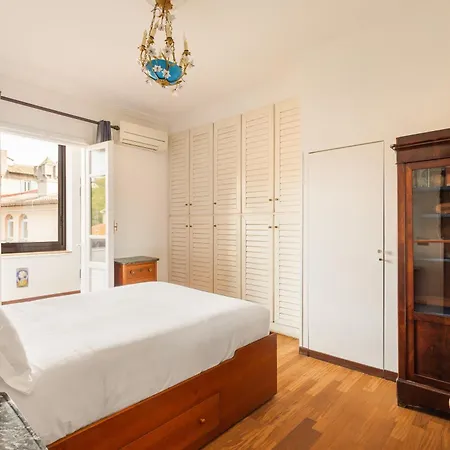 Con Terrazzo E Vista Aperta A Trastevere Apartamento *