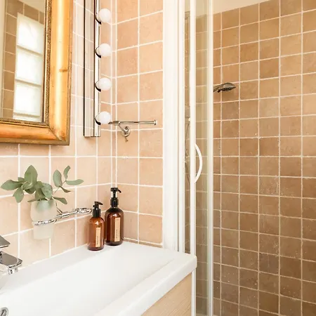 Con Terrazzo E Vista Aperta A Trastevere Apartamento *
